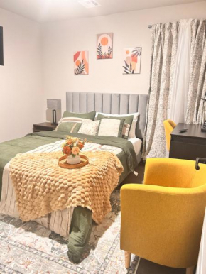 Cozy private room in a new home
